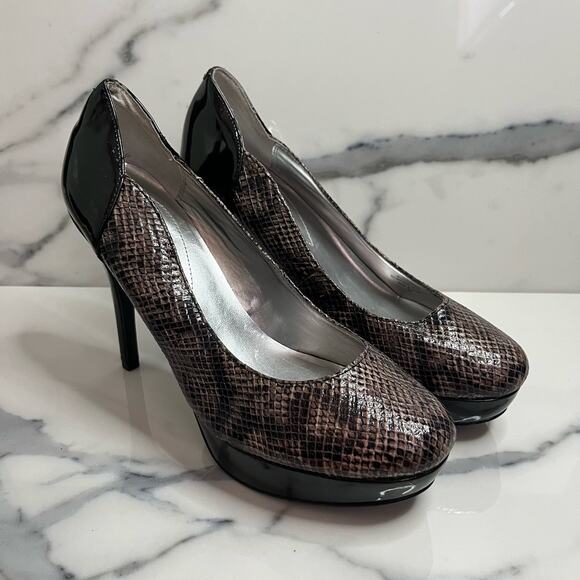 Guess Women's Black Brown Reptile Platform Pumps Andrea Heels Sz 8 Date Night - Picture 1 of 7